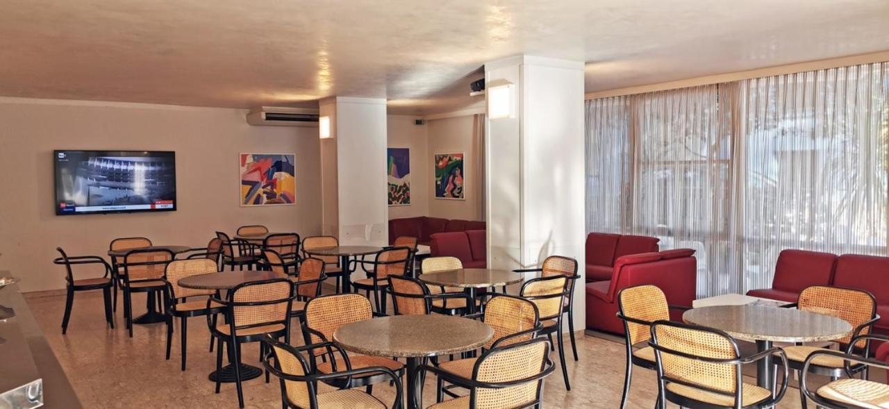 Hotel Cosmos Римини Екстериор снимка